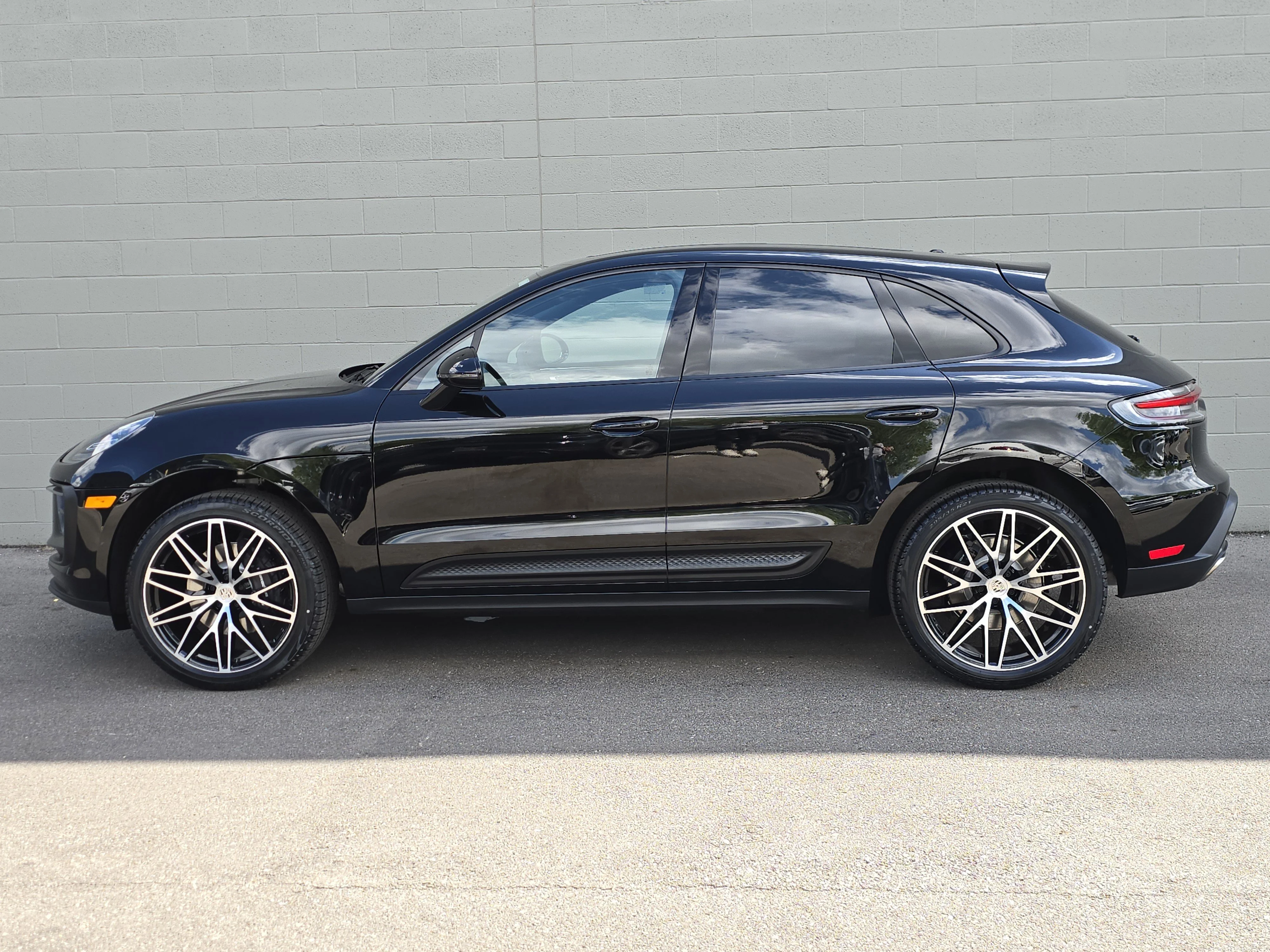 New 2026 Porsche Macan Sport Utility in Columbus #I262070 | Byers