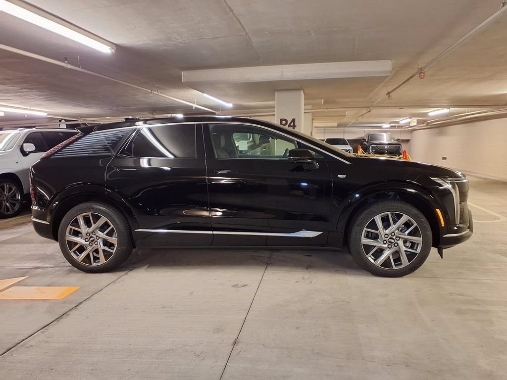 2027 Cadillac OPTIQ Sport - Photo 4