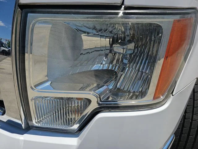 Used 2014 White Ford XL image 22