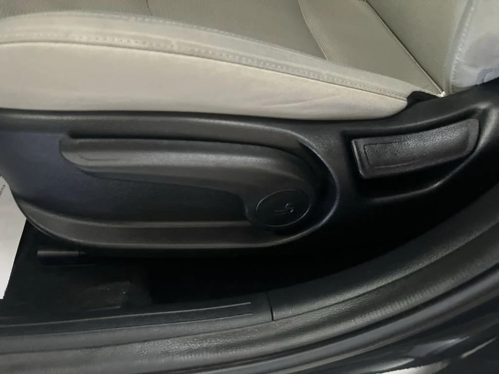 Used 2023 Black Kia LXS image 16