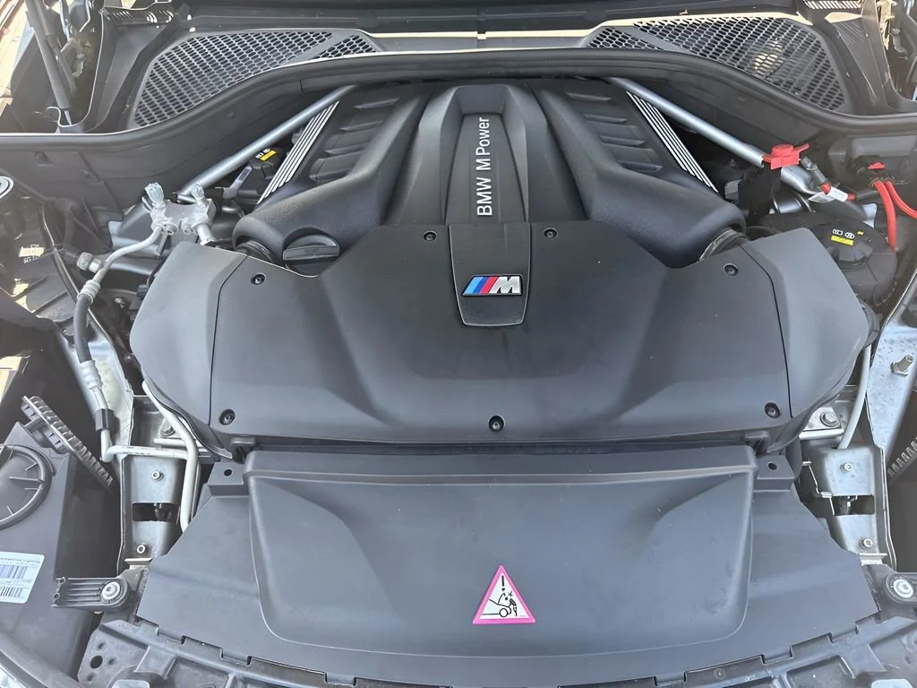 Used 2018  BMW  image 32
