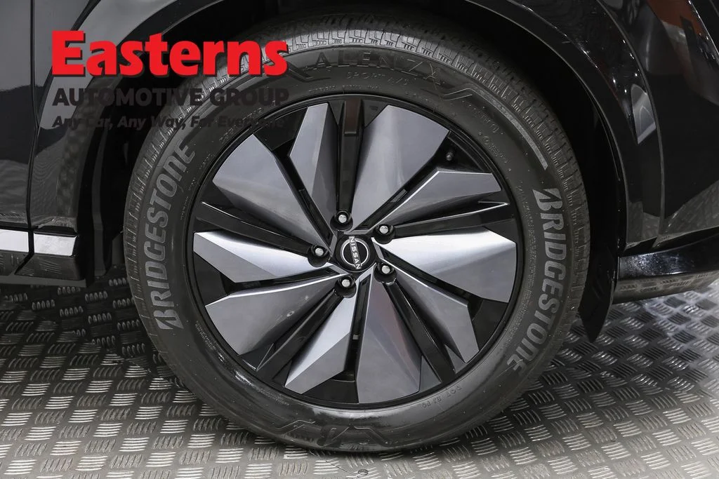 Used 2023 Black Nissan ENGAGE image 32