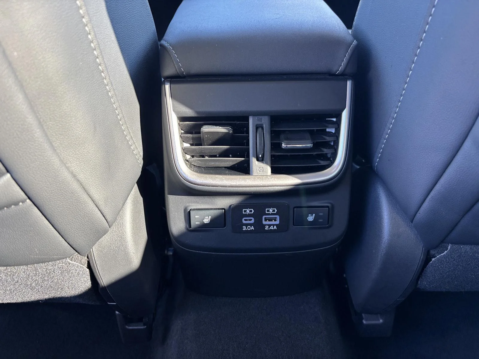 Used 2024  Subaru Limited image 13
