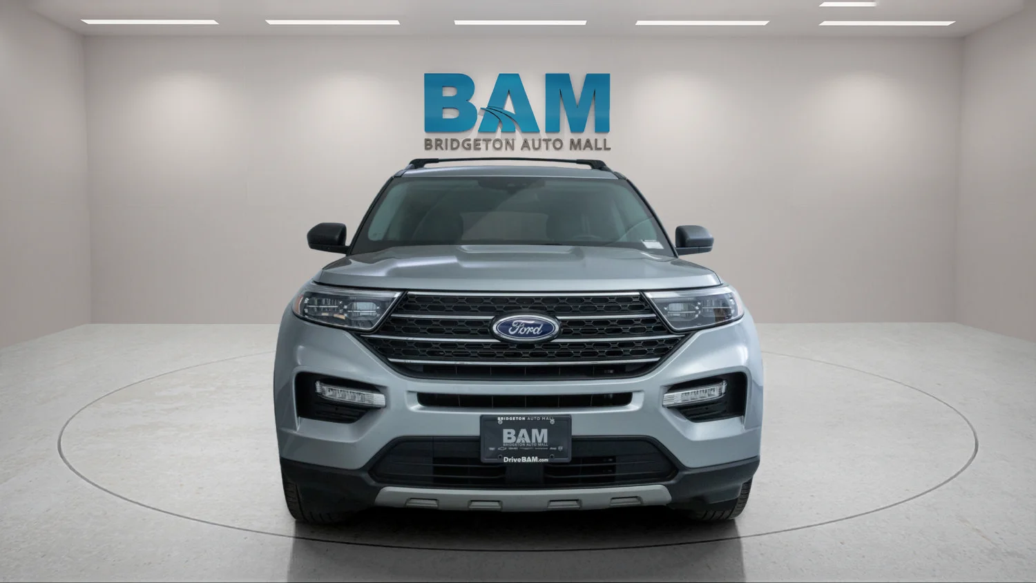 Certified Used 2023 Silver Ford XLT image 2
