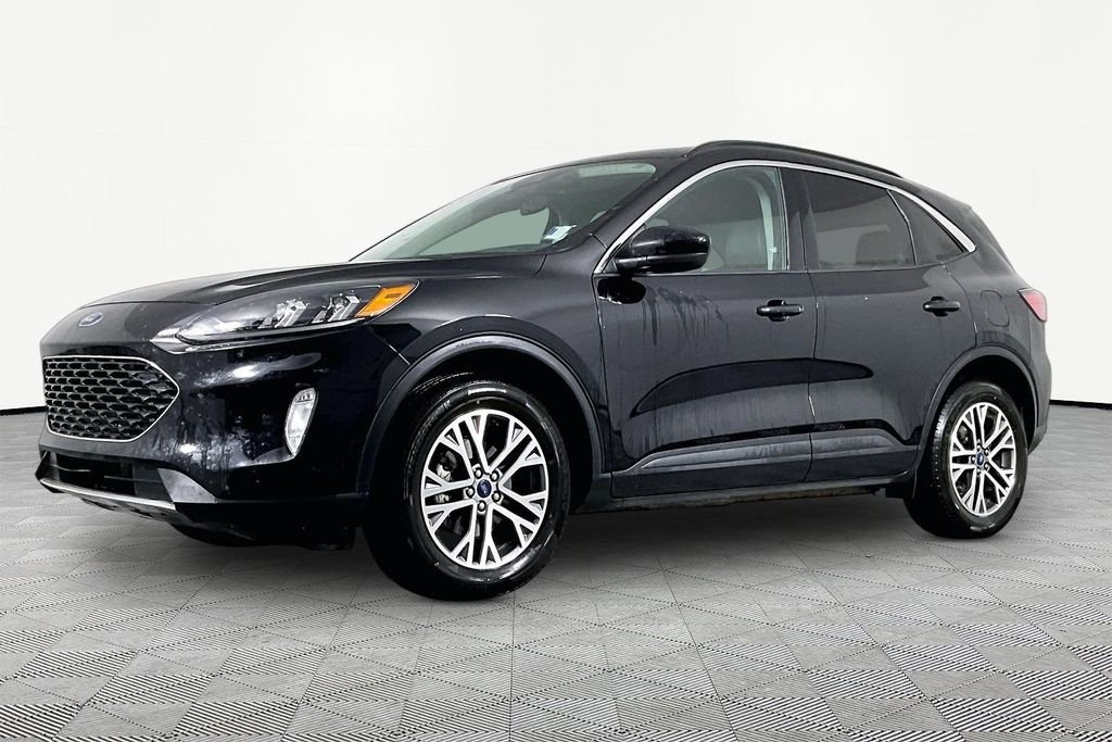 Used 2022 Black Ford SEL image 1