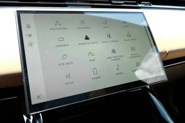 New 2026 Fuji White Land Rover SE image 37