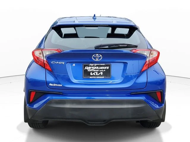 Used 2018 Blue Toyota XLE image 5