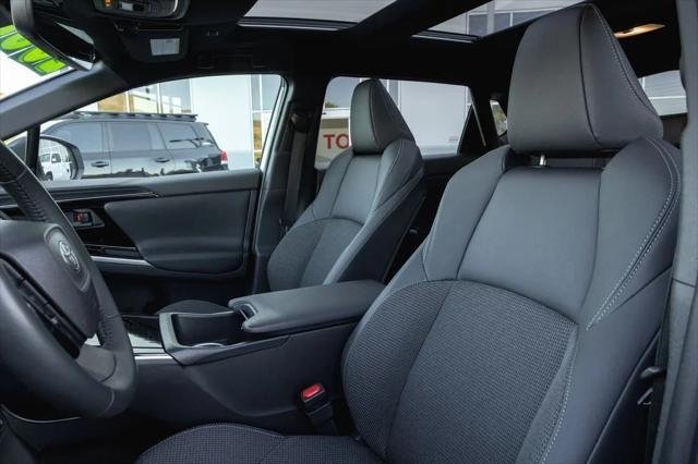 Certified Used 2023 WIND CHILL PEARL* Toyota  image 11
