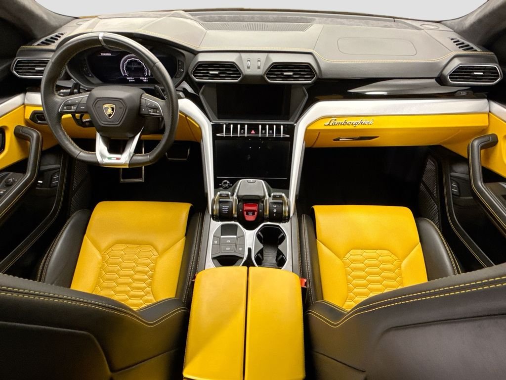 Used 2019 Black Lamborghini Base image 13