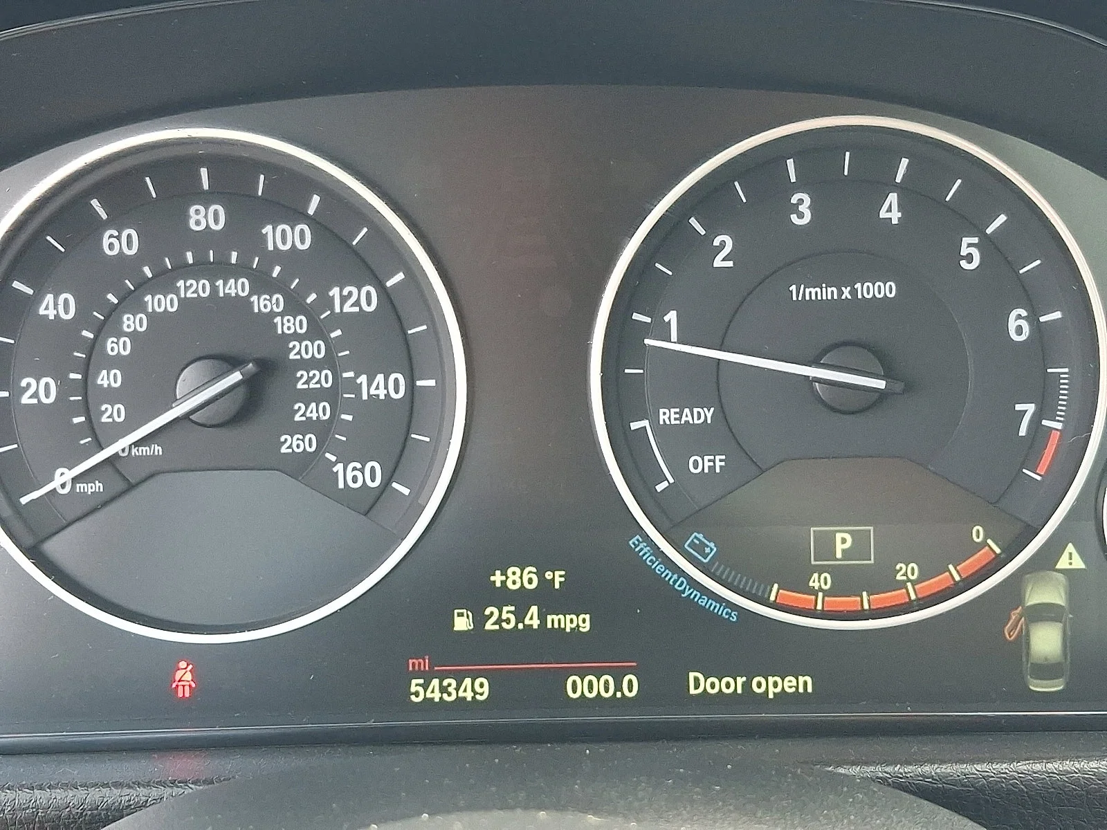 Used 2018 Mineral Gray Metallic BMW 320i xDrive image 22