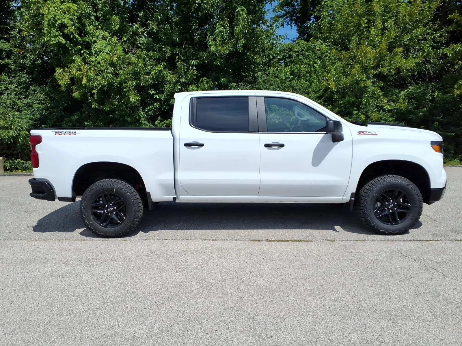 New 2026 Summit White Chevrolet Custom Trail Boss image 17
