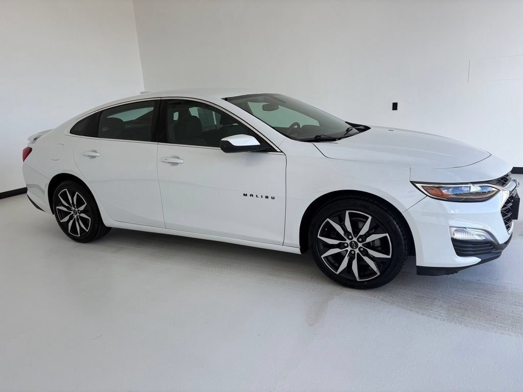 Used 2021 SUMMIT WHITE Chevrolet RS image 1
