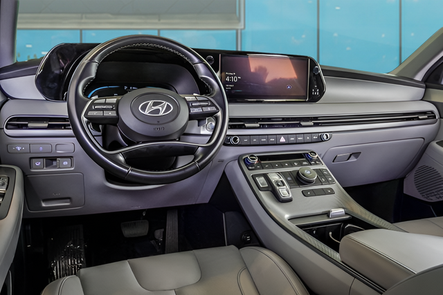 Certified Used 2025 White Hyundai SEL image 16