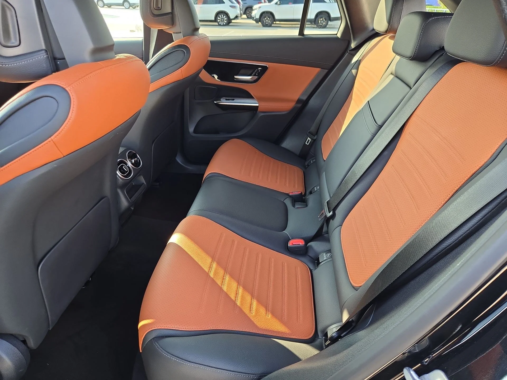 Used 2025 Black Mercedes-Benz GLC 300 image 25