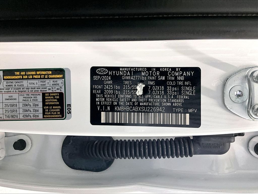 Used 2025 Atlas White Hyundai SEL image 33
