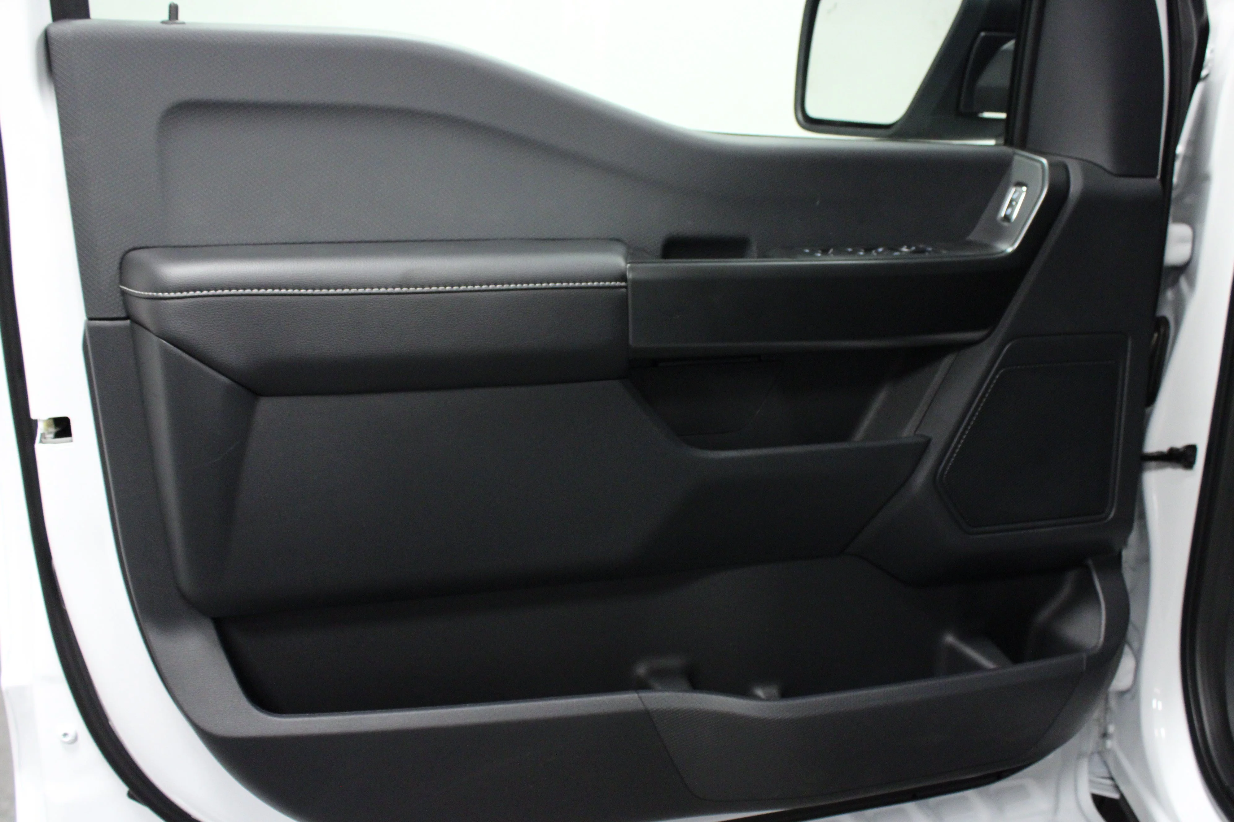 New 2026 Oxford White Ford STX image 11