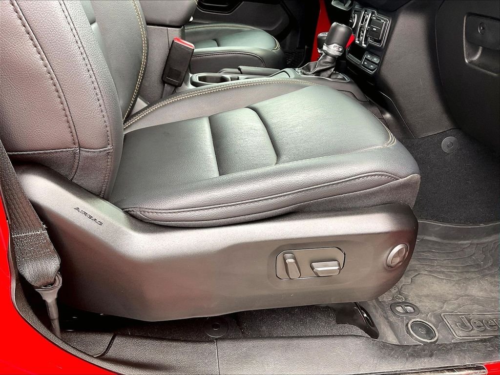 Used 2025 Firecracker Red Clearcoat Jeep Sahara image 36