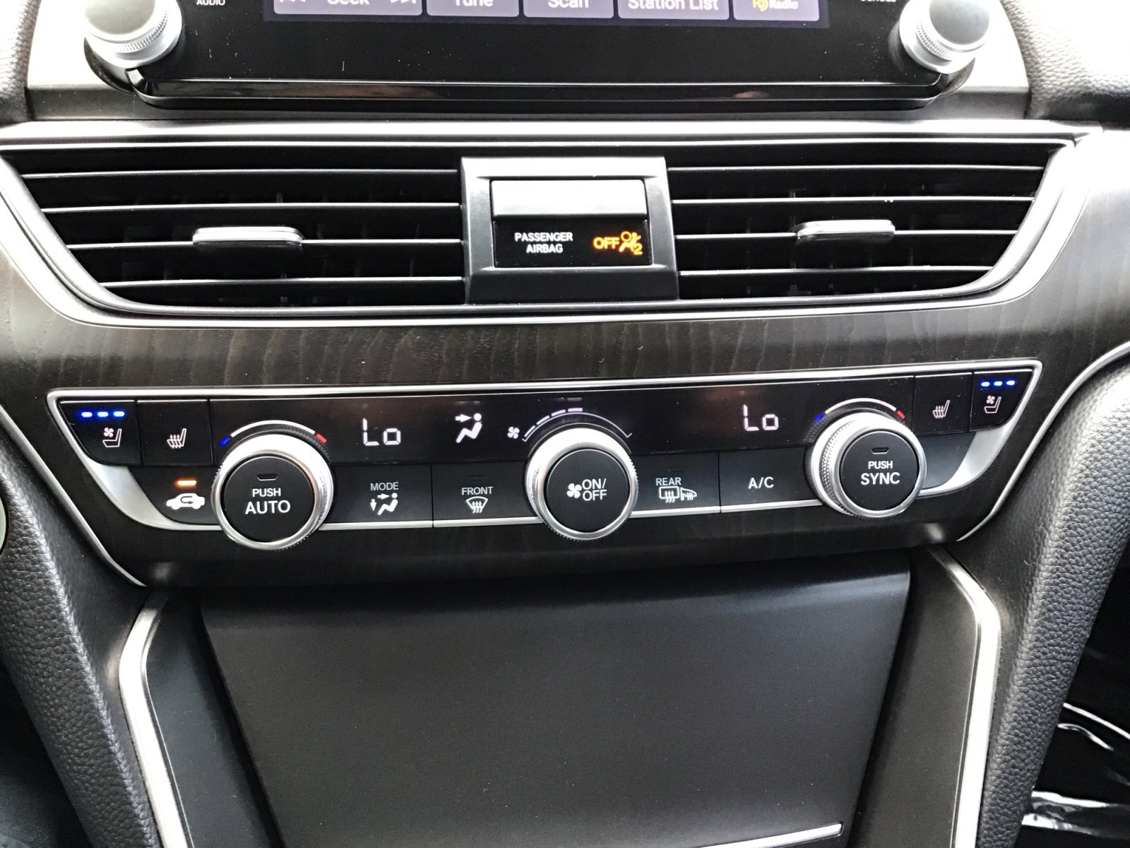 Used 2021 White Honda Touring image 17