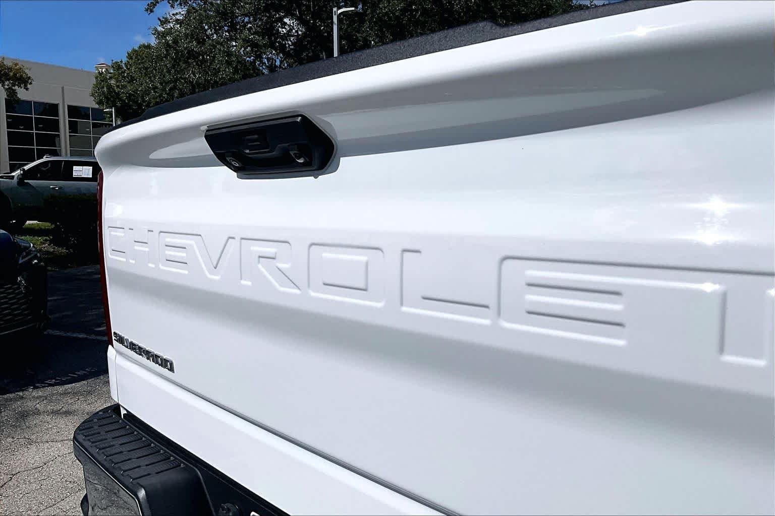Used 2023 Summit White Chevrolet LT image 31