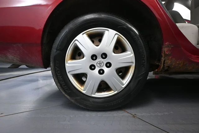 Used 2007 Red Toyota LE image 13