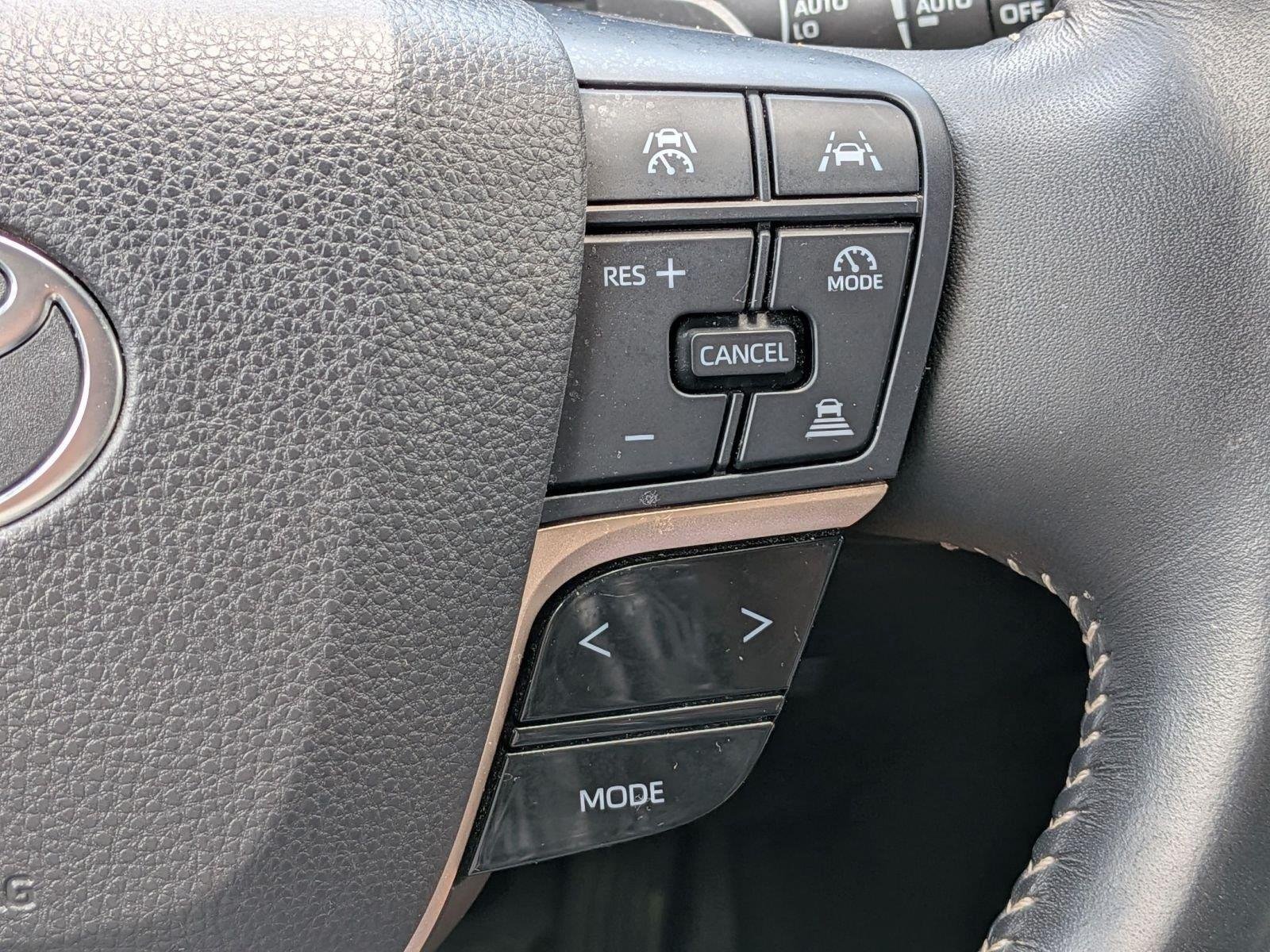 Used 2025 Oxygen White Toyota Limited image 41