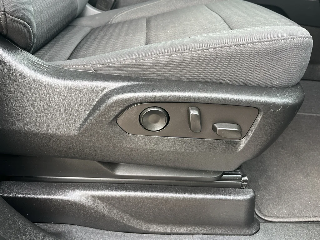 Used 2023 Black Chevrolet LS image 22