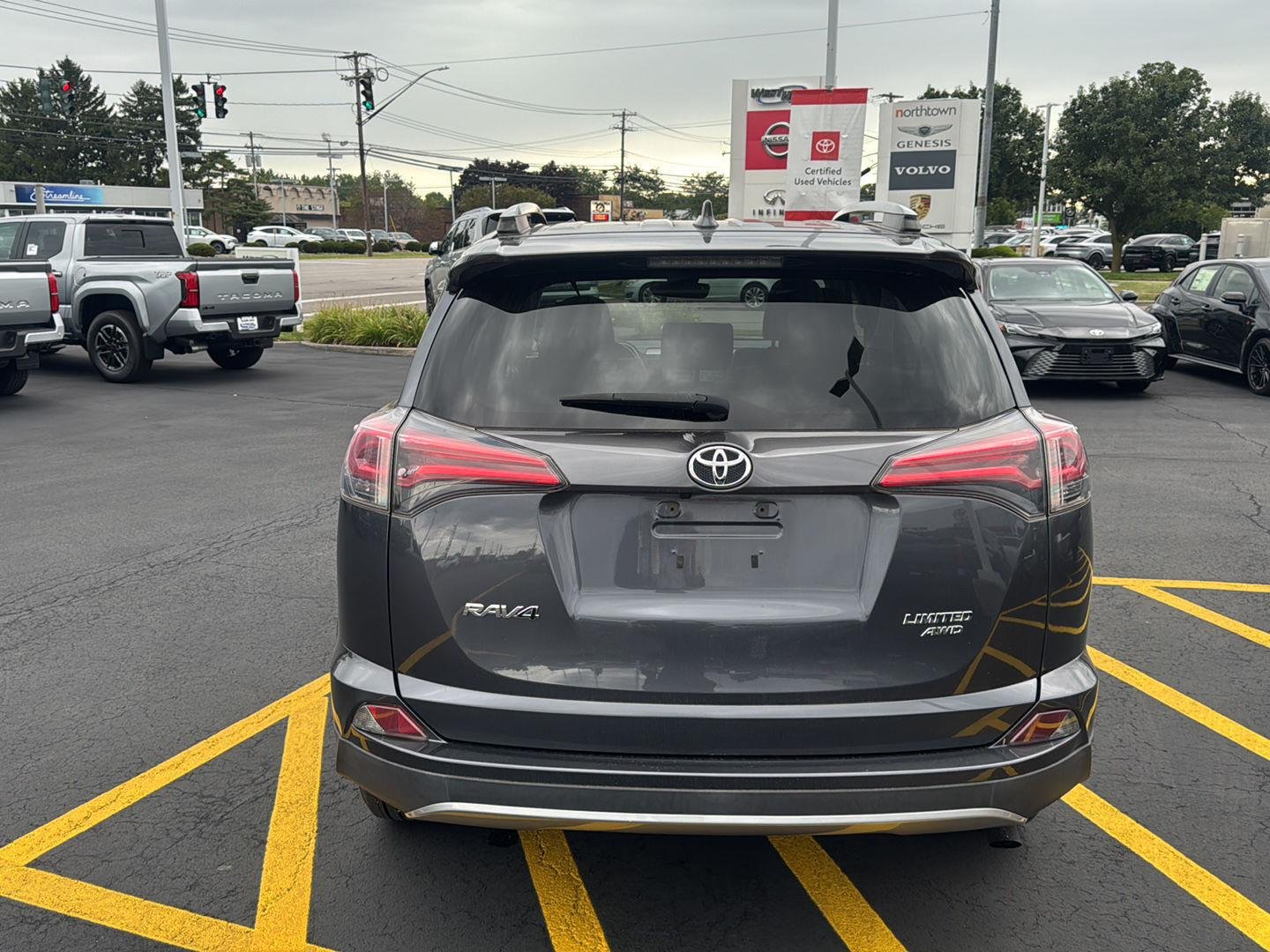Used 2018 Magnetic Gray Metallic Toyota Limited image 5