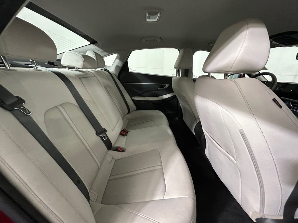 Used 2025 Red Hyundai SEL image 17