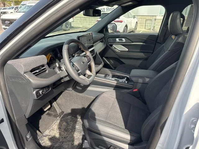 New 2026 Space White Metallic Ford Tremor® image 68