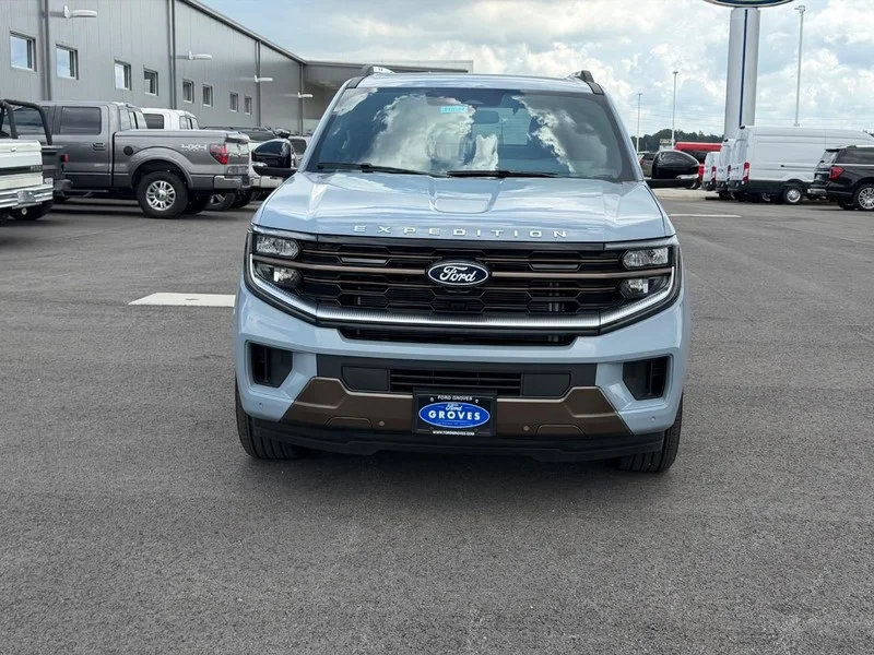 New 2027 Glacier Gray Metallic Tri-Coat Ford King Ranch® image 2