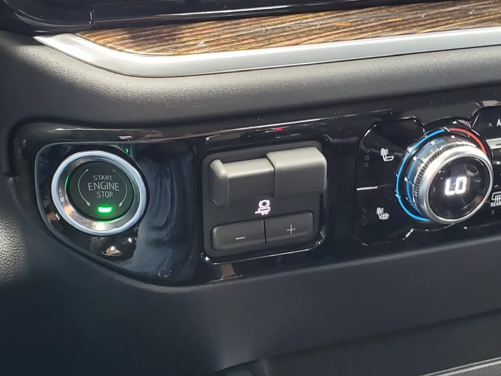 New 2026 Onyx Black GMC Elevation image 17