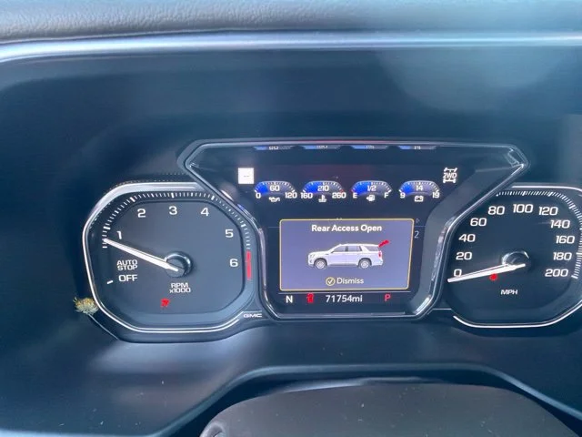 Used 2021 White Frost Tricoat GMC Denali image 2