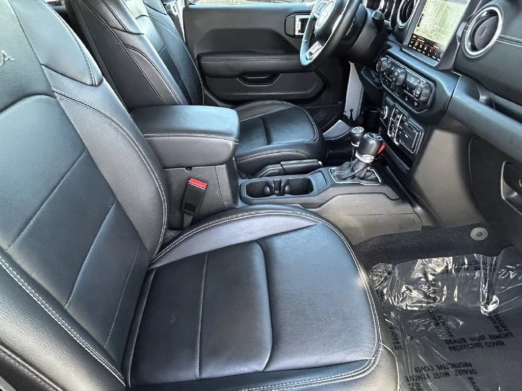Used 2023 Silver Jeep Sahara 4xe image 9