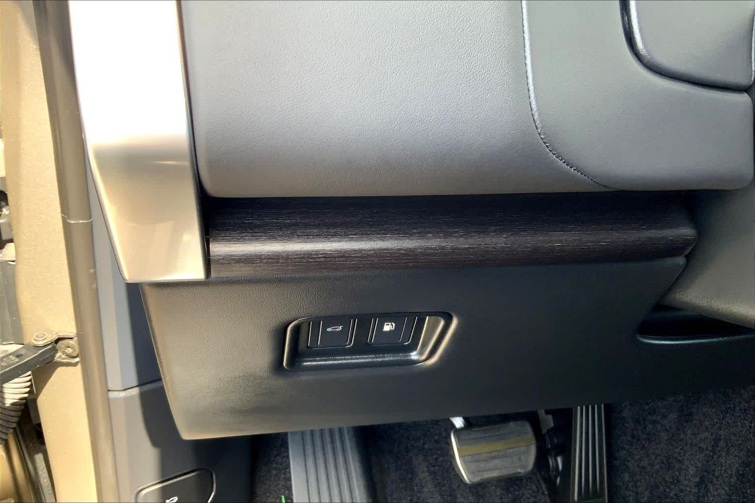 2025 Land Rover Range Rover SE - Photo 18