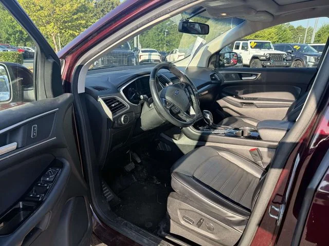 Used 2018  Ford SEL image 4