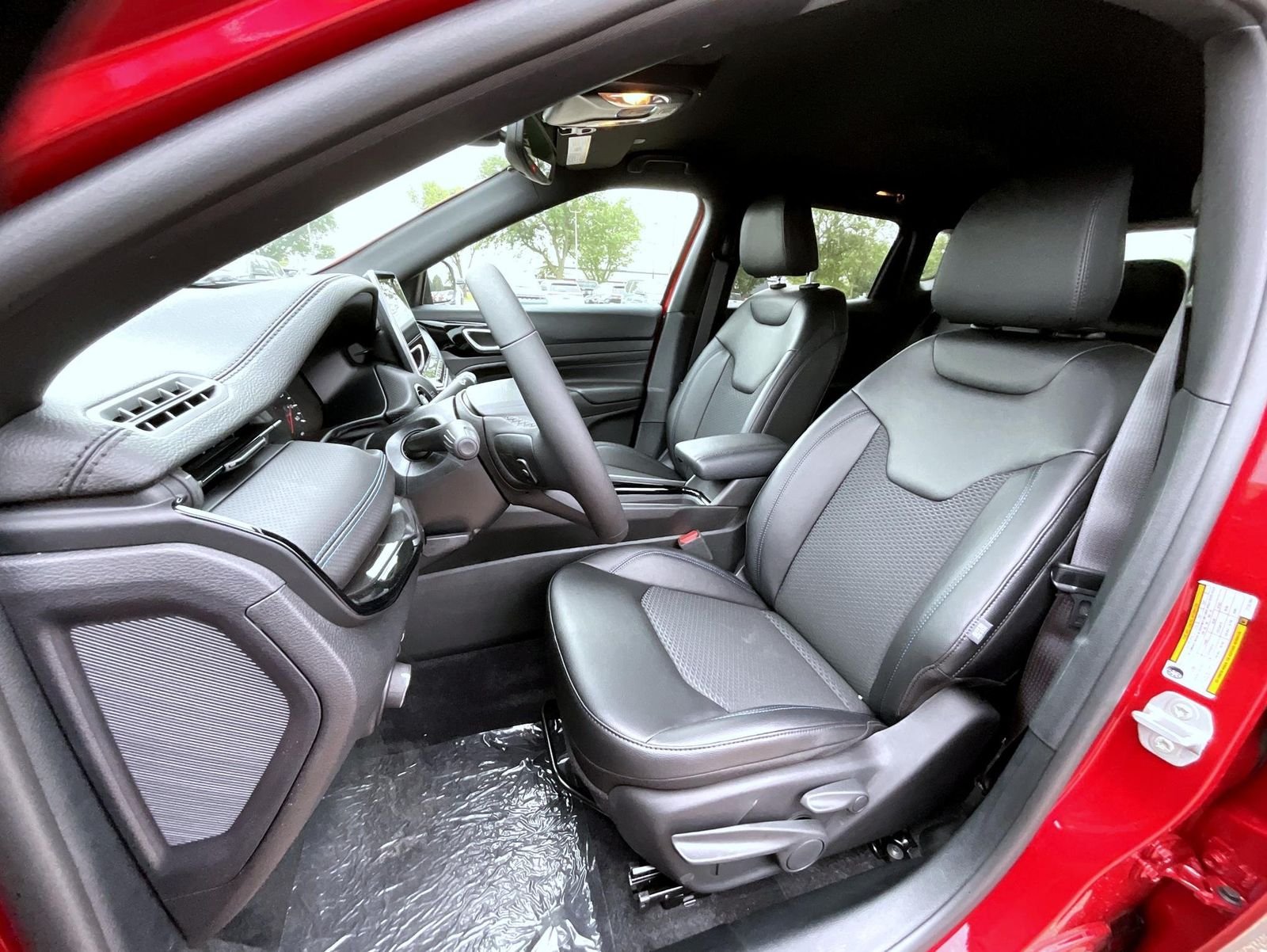 New 2026 Red Hot Pearlcoat Jeep Latitude image 11