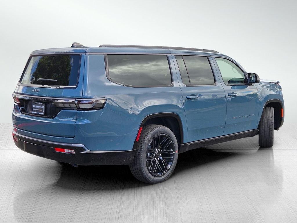 New 2026 Steel Blue Exterior Paint Jeep Limited Reserve image 4