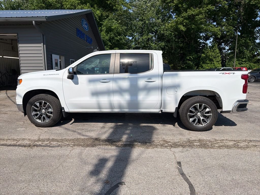 Used 2023 White Chevrolet LT image 3