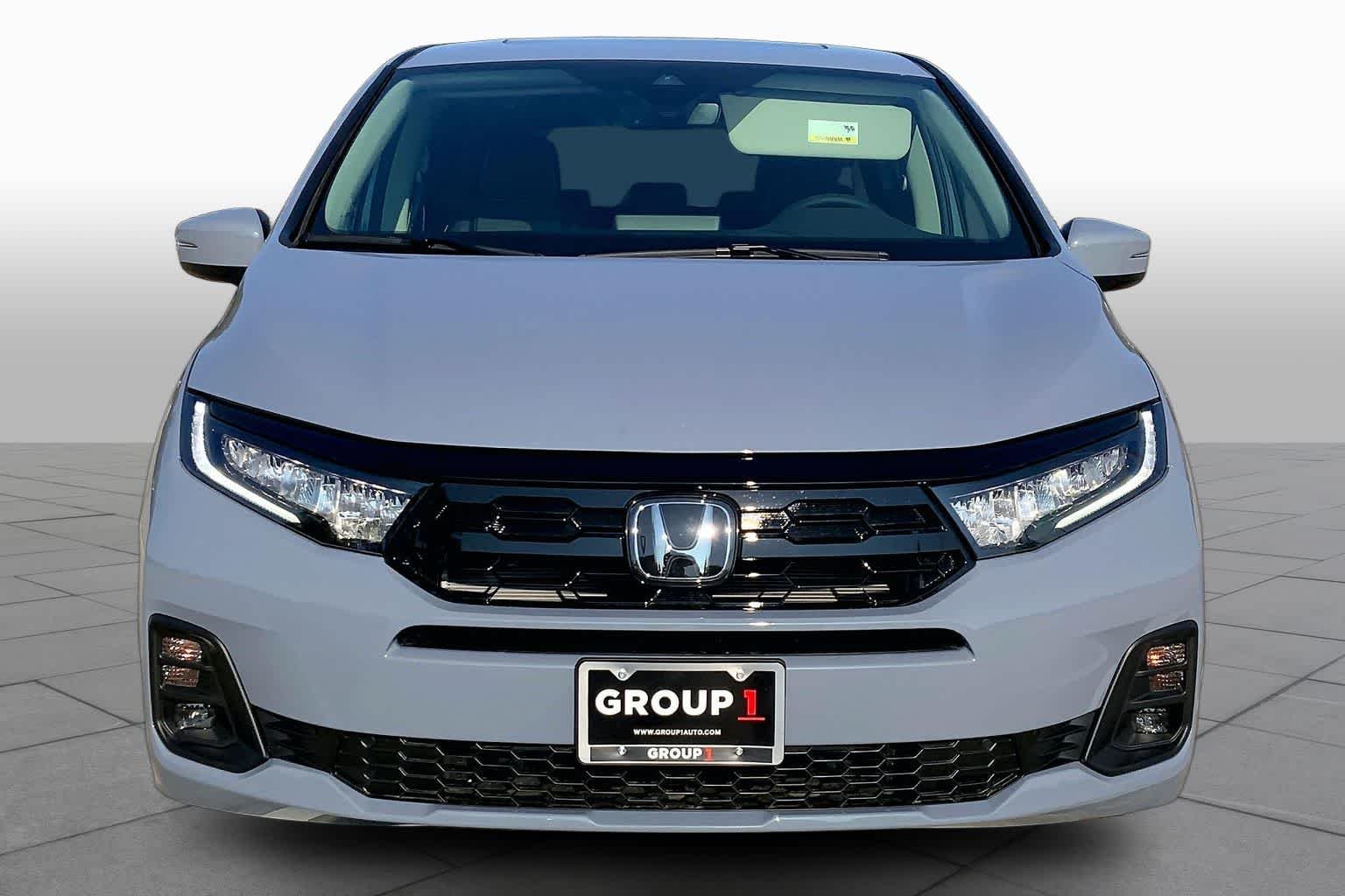 New 2027 Sonic Gray Pearl Honda Touring image 3