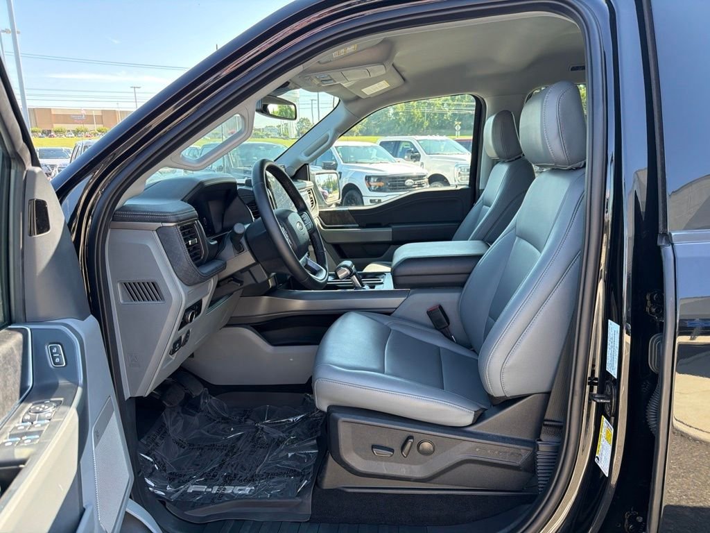 Certified Used 2025 Agate Black Metallic Ford Flash image 12