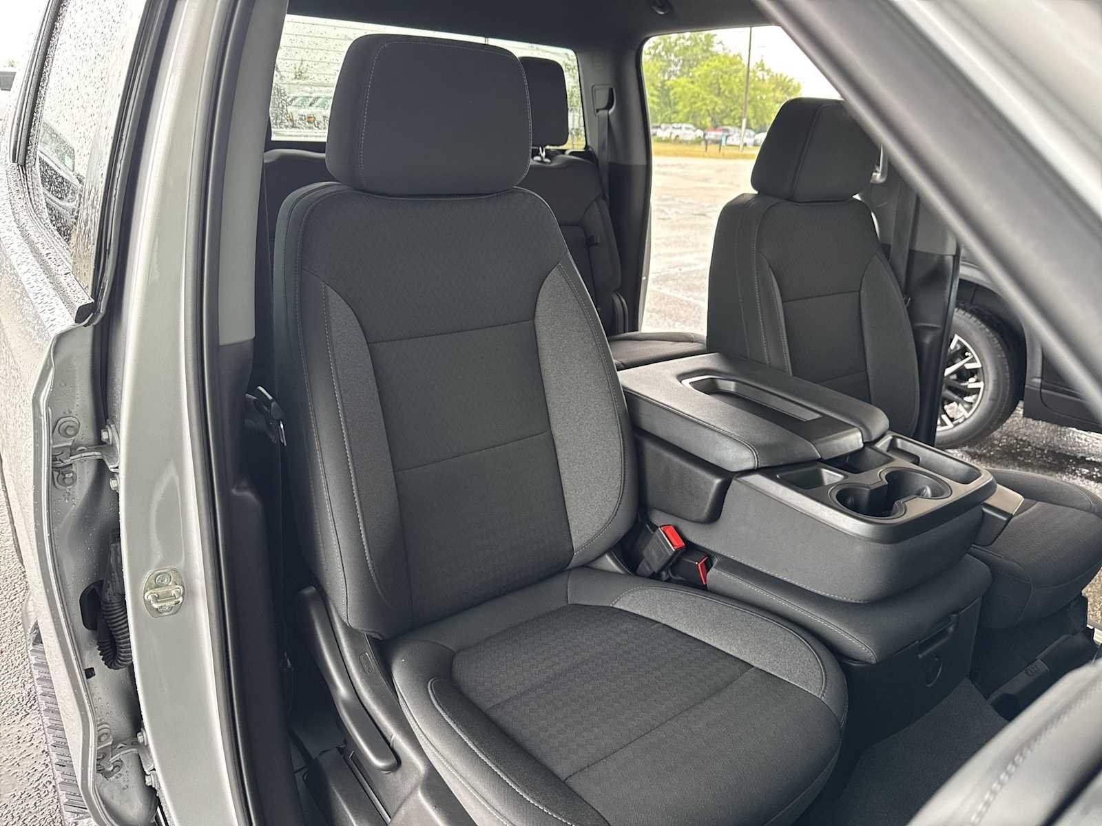 Used 2022 SILVER ICE METALLIC Chevrolet RST image 24