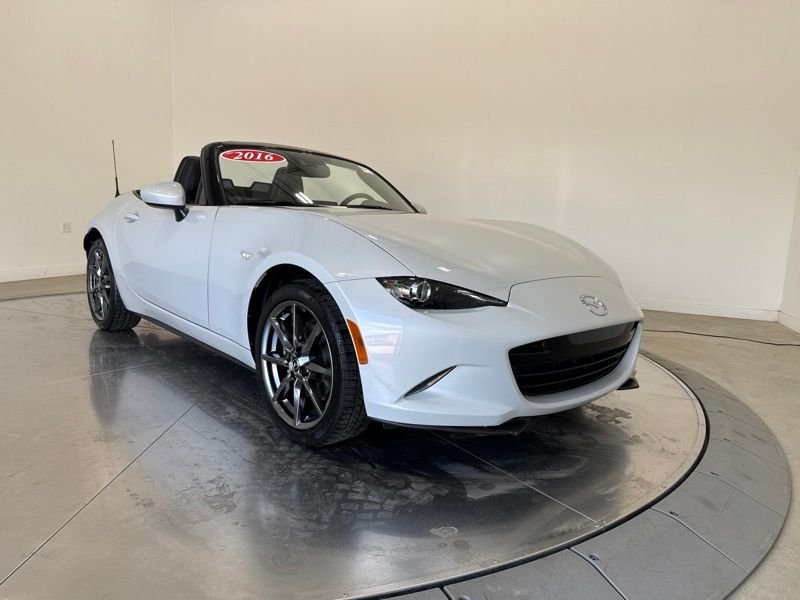 Used 2016 White Mazda Grand Touring image 8