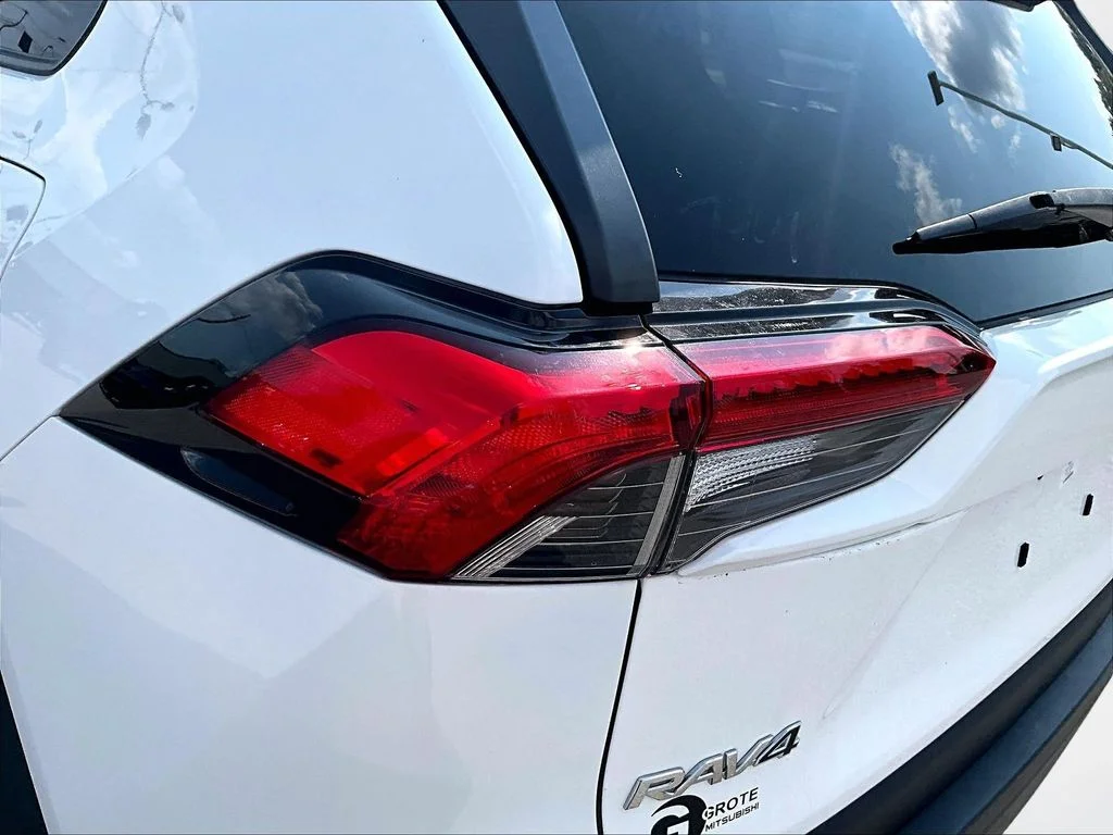 Used 2022 White Toyota LE image 31