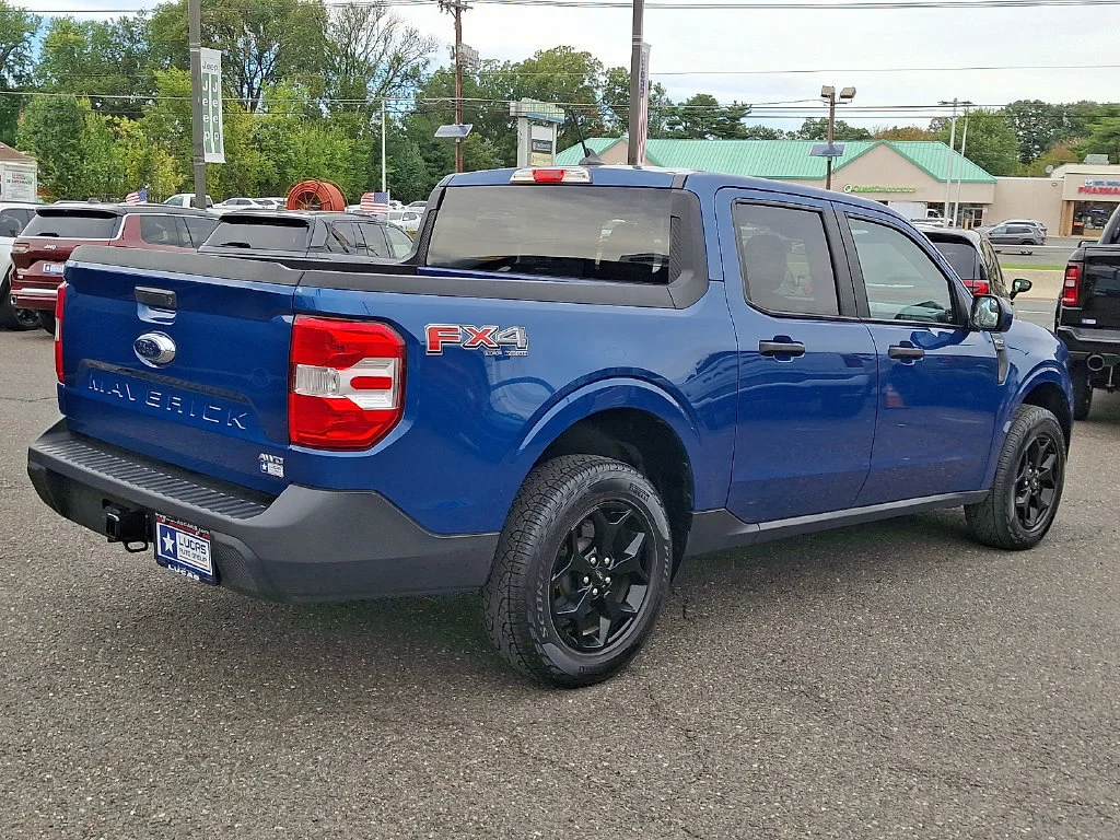 Used 2023 Atlas Blue Metallic Ford XLT image 12