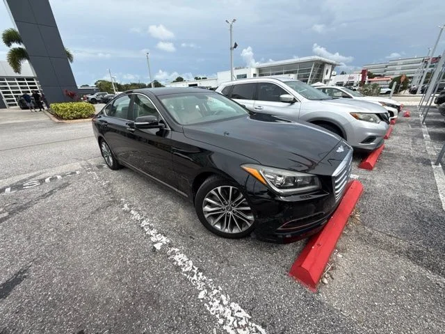 Used 2015 Black Hyundai 3.8 image 2