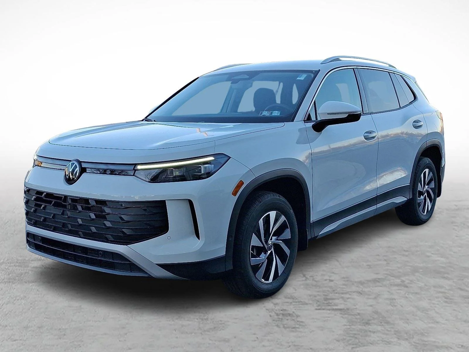New 2026 0Q0Q/PUREWHITE Volkswagen S image 3