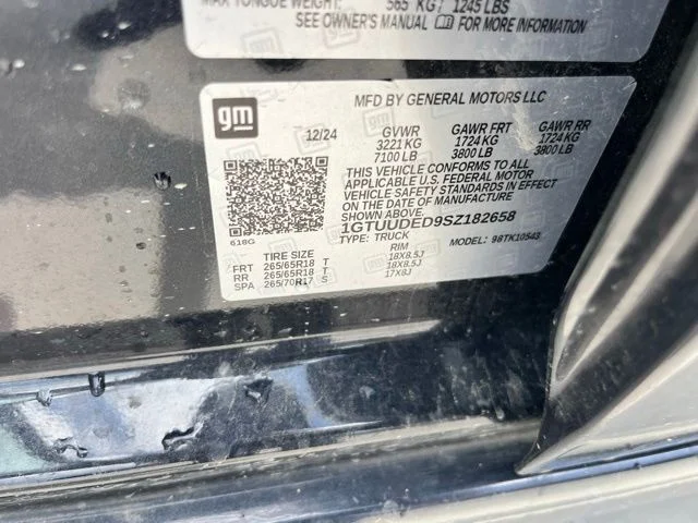 Used 2025 Silver GMC SLT image 14