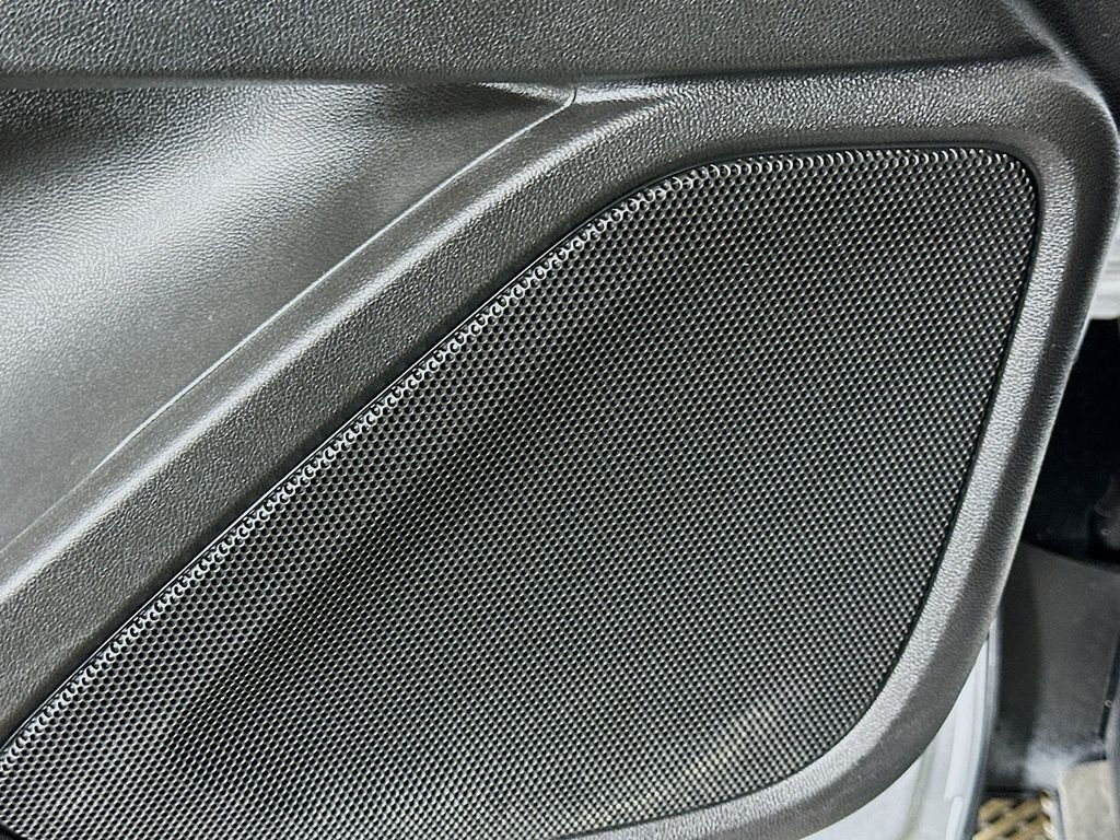 Used 2022 Quicksilver Metallic GMC SLE image 18