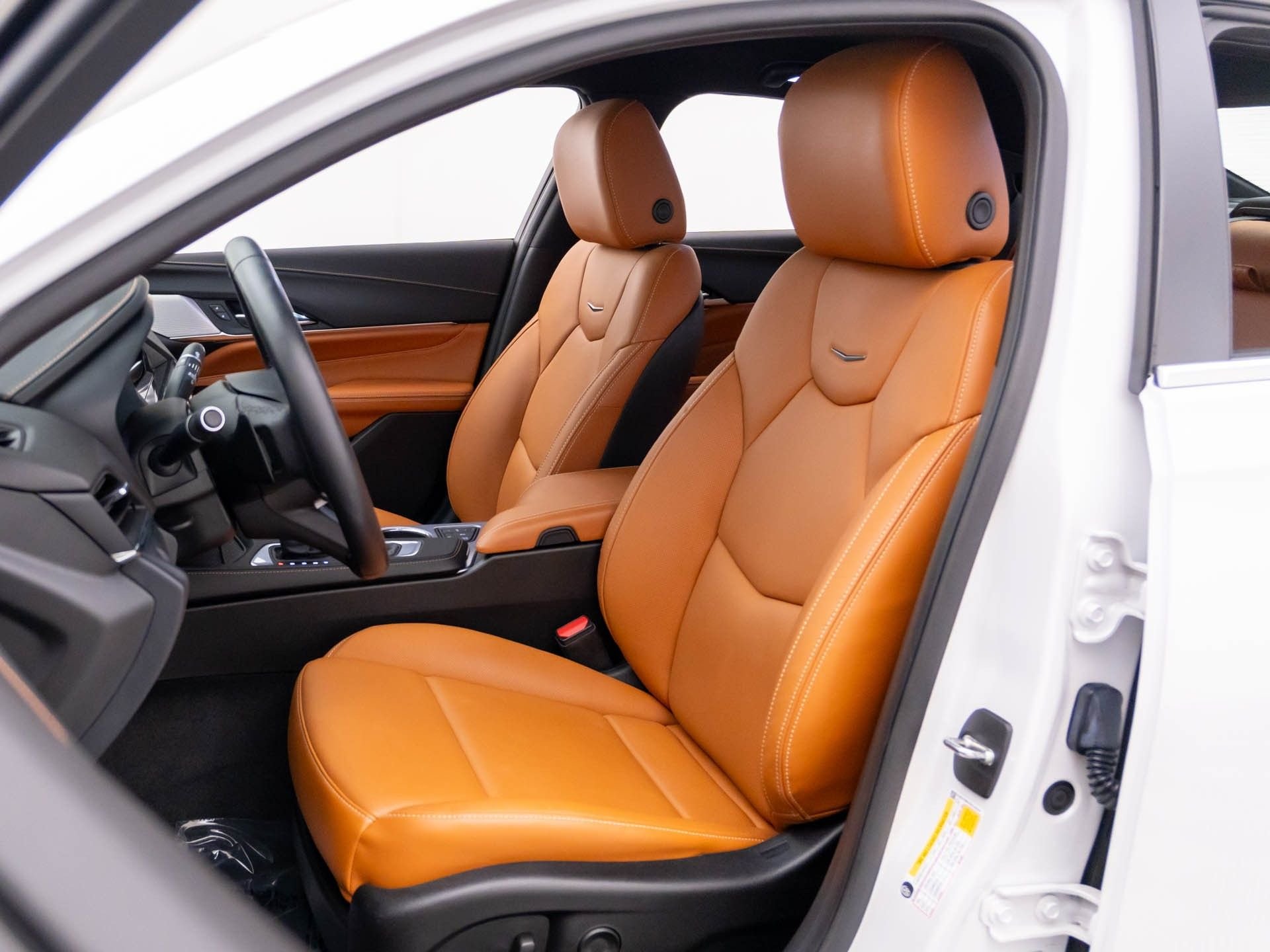 Used 2024 White Cadillac Premium Luxury image 16