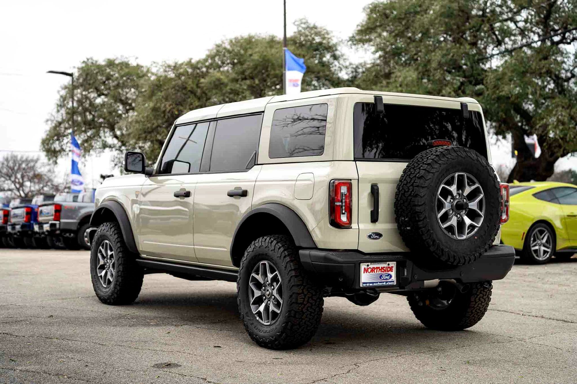 New 2025 Desert Sand Ford Badlands image 5